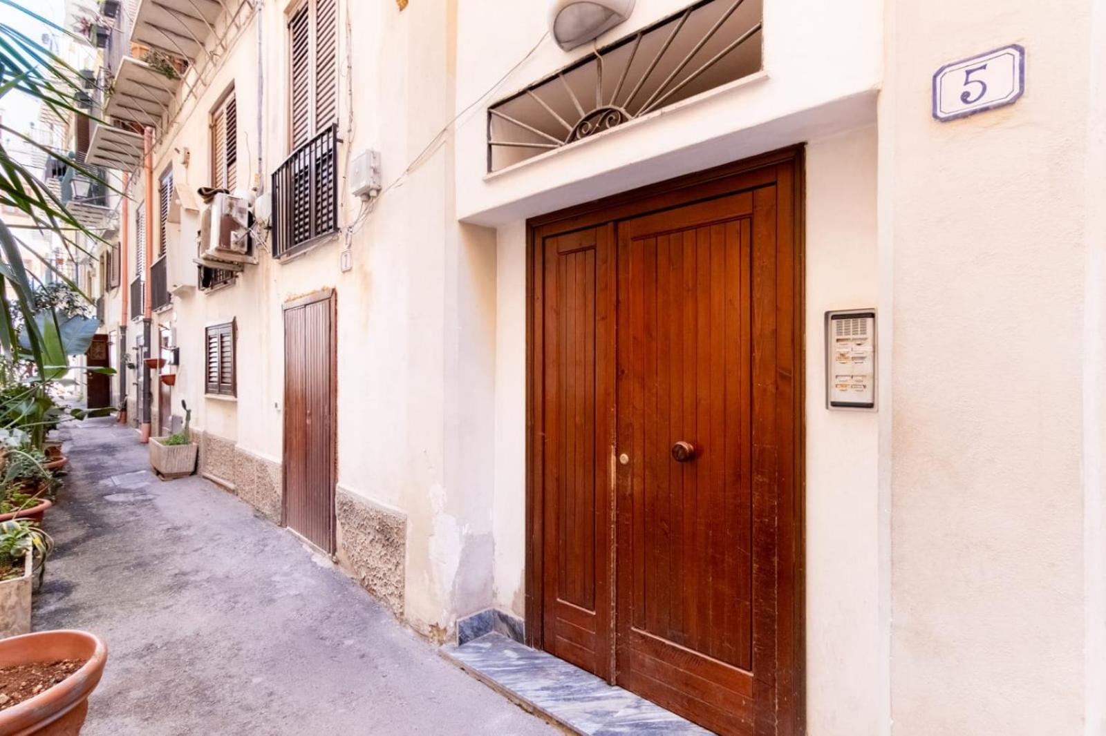 Talia - Central And Elegant Suites In The Heart Of Palermo Esterno foto